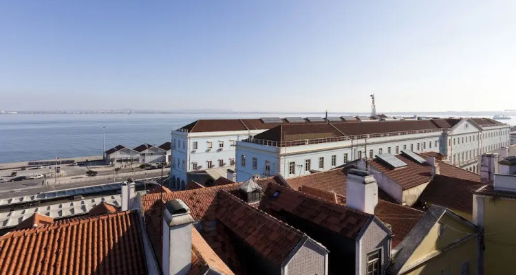 Kula Lisbon Santa Apolonia