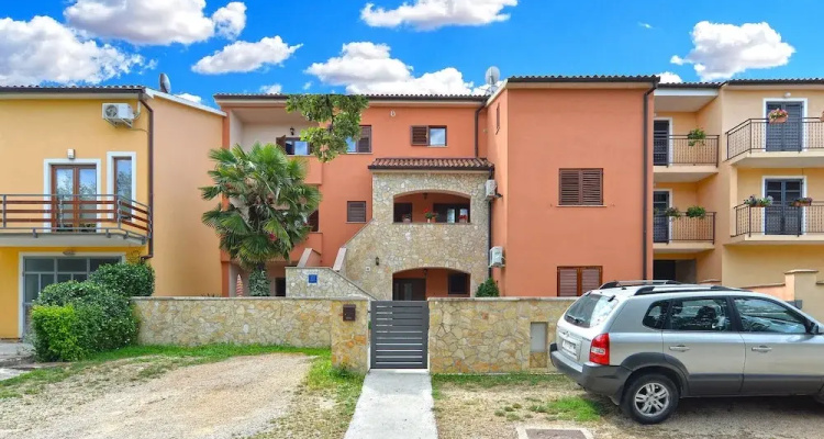 Apartments Mira 295