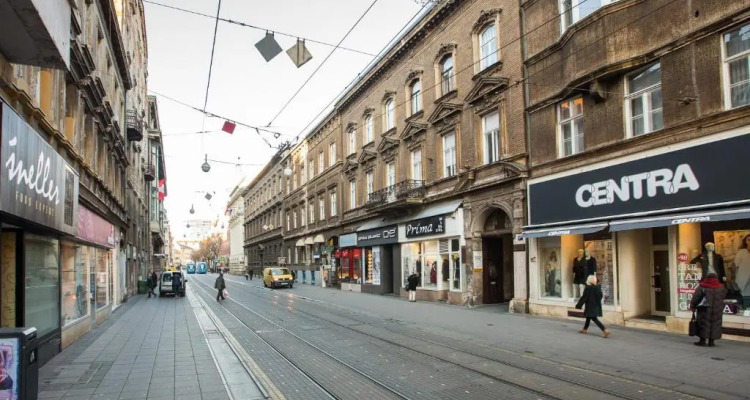 Apartment Center Four Stars