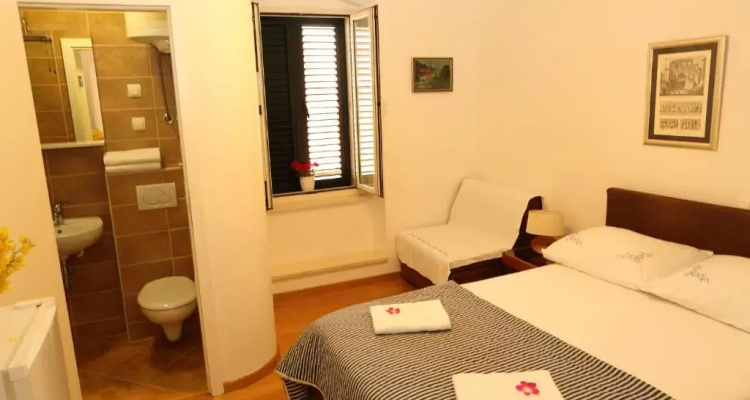Malena Rooms