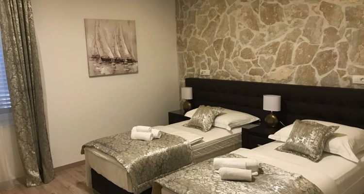 Luxury Rooms Floramye