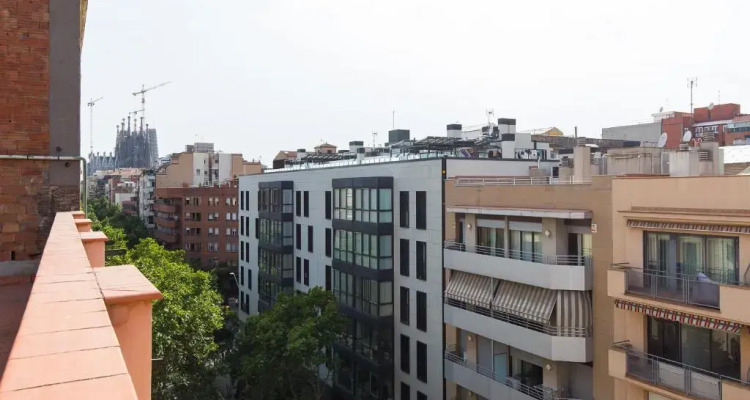 Lovely & Convenient Sagrada Familia Apartment