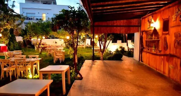 Double Inn Marina Hotel