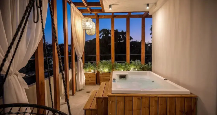 Senaon Urban Living Euphoria With Jacuzzi