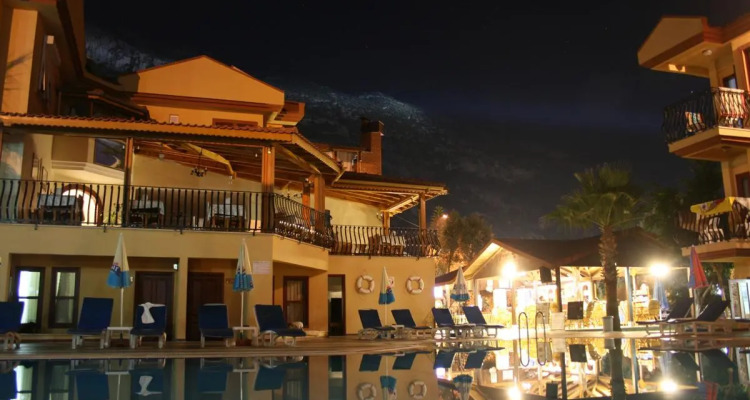 Belcehan Beach Hotel