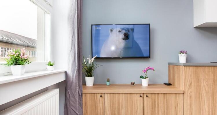 Rooms & Apartments Glossy