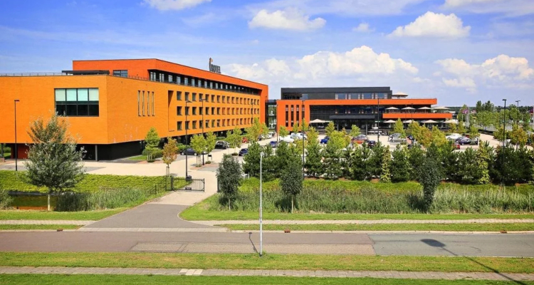 Van Der Valk Hotel Almere — Van der Valk hotel