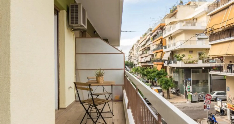Wide Comfy Studio Apartment Centrally Located In Thissio