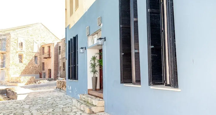Endless Blue Suites