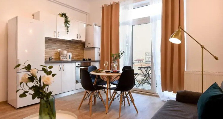 Golden Touches Elegant Armeneasca Central Apt