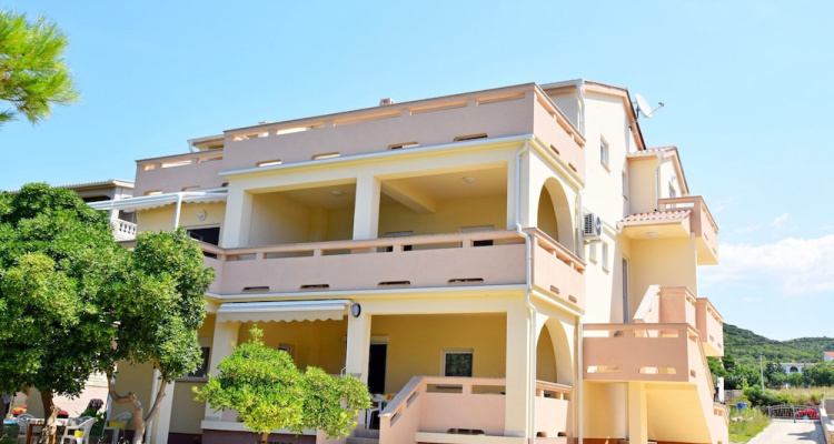 Apartments A-z