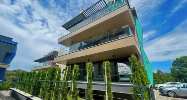 Zados Luxury Residence