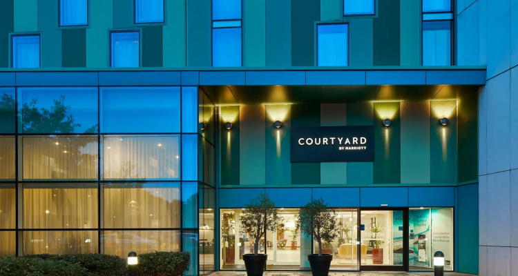 Courtyard by Marriott London Gatwick Airport — Marriott hotel