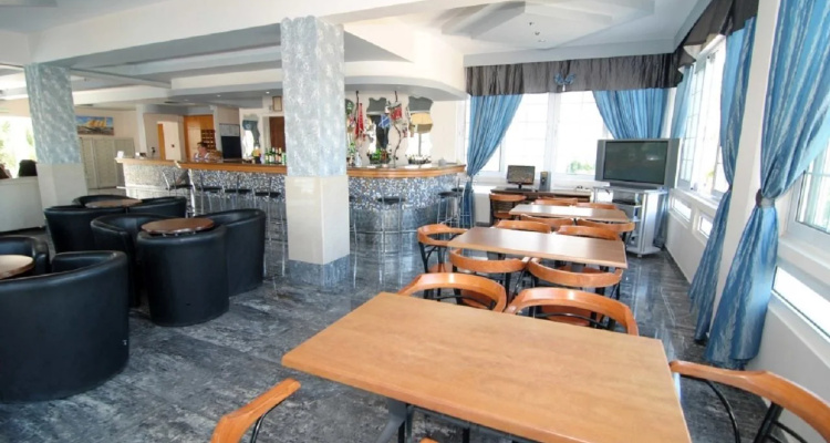 Zeus Hotel