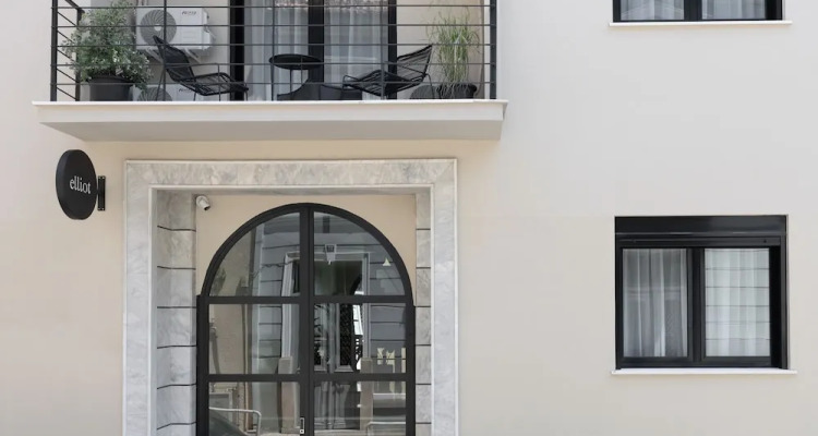 Elliot Neapoli, Athens