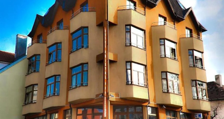 New Cristal Hotel