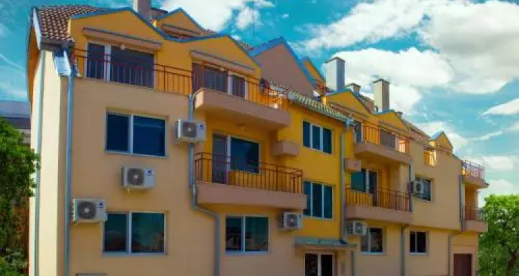 Central Point Apartments