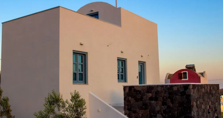BlackStone Luxury Suites