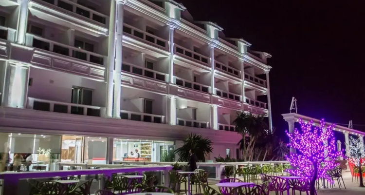 Santa Quaranta Premium Resort