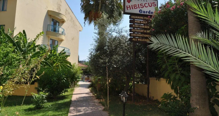 Hibiscus Apart & Garden