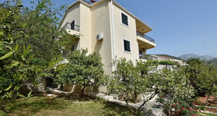 Apartments & Rooms Iva