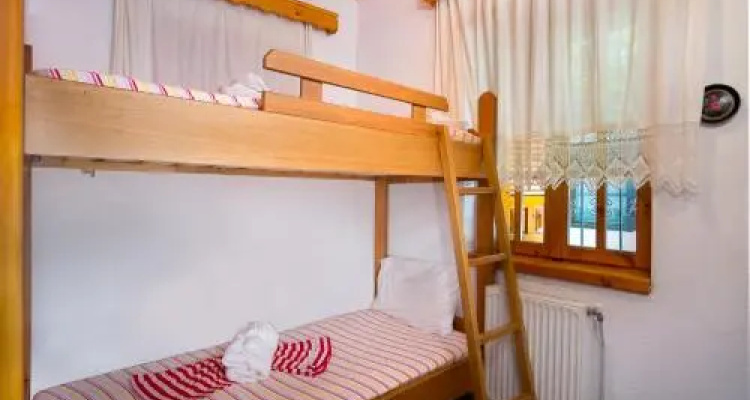 Polina House Maries