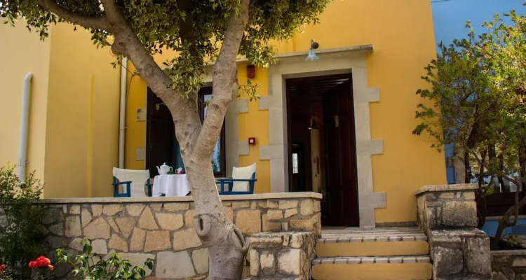 Crete Holiday Rental Small Village Close To Beaches Sharing A Large Pool