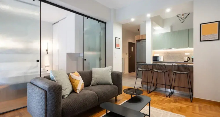 Liv Peaceful Pagrati Getaway