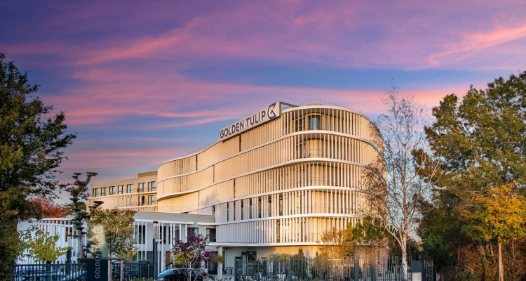 Golden Tulip Lyon Ouest Techlid Hotel & Spa — Golden Tulip hotel