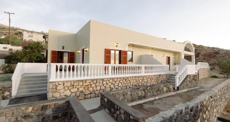 Kaminia Holiday Homes
