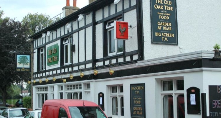 OYO Old Oak Tree Inn