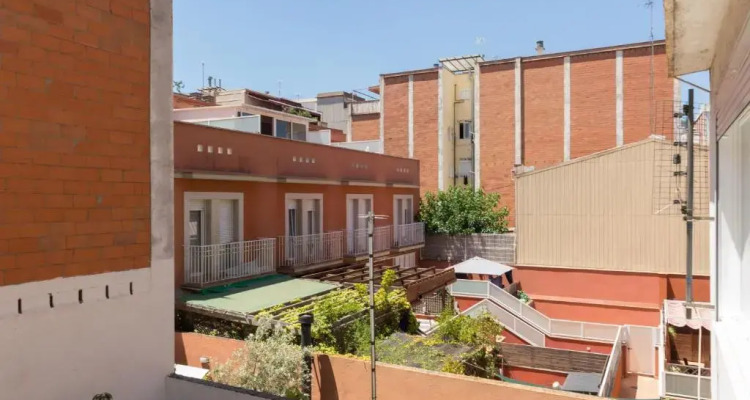 Piso Luminoso En Barcelona