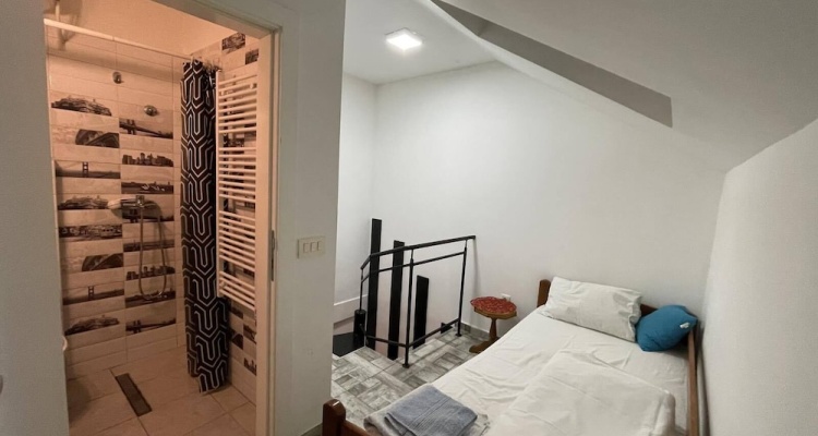 AIRPORT APARTMENTS