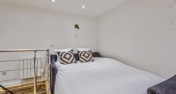 86 Urban Charming Apartment