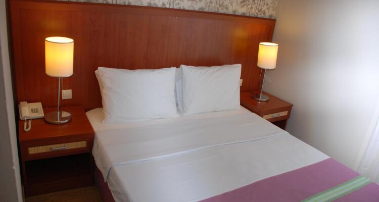 Avisos Hotel & Apartments