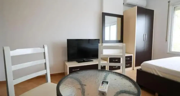 Tirent Apartment-Beachfront Studio at Shkembi i Kavajes