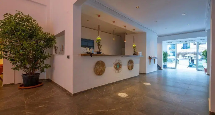 Akdeniz Beach Hotel