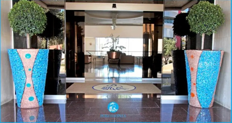 Poseidonia Beach Hotel