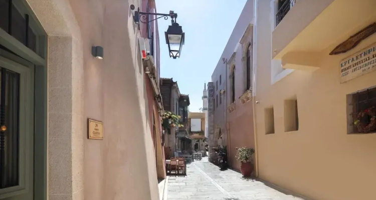 Domus Clodia, Sensing Rethymno's Old Town!