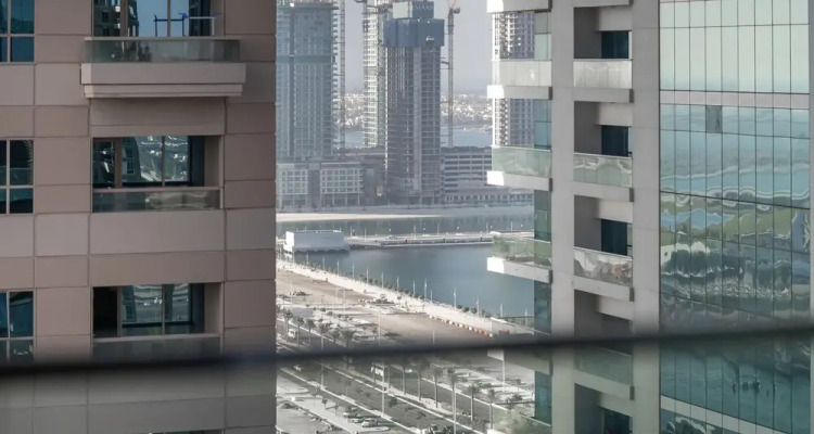 Higuests Marina Gate Jumeirah Living