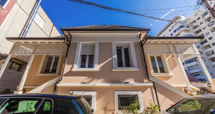 Authentic Villa Apartment