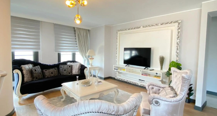 Luxury Duplex With Terrace Apartment by Siena Suites
