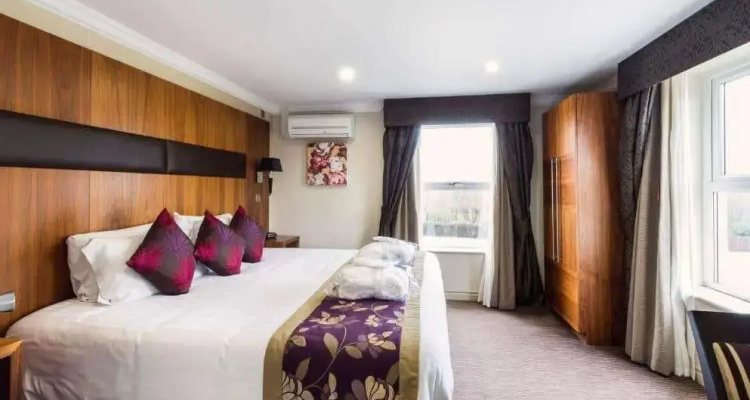 Ramada by Wyndham Cheltenham — Wyndham hotel