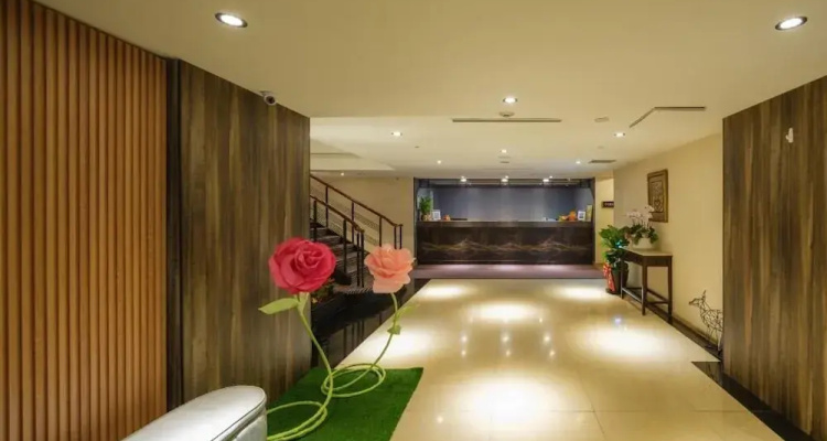 Rich & Free Hotel - Fuzhong