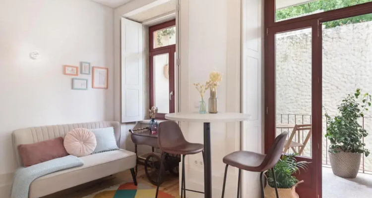 Vibrant flat by São Bento w/balcony - Loureiro140
