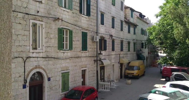 Adagio Theatre Apartment Split