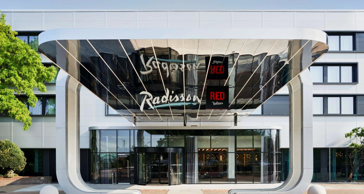 Radisson Hotel & Conference Centre London Heathrow — Radisson hotel