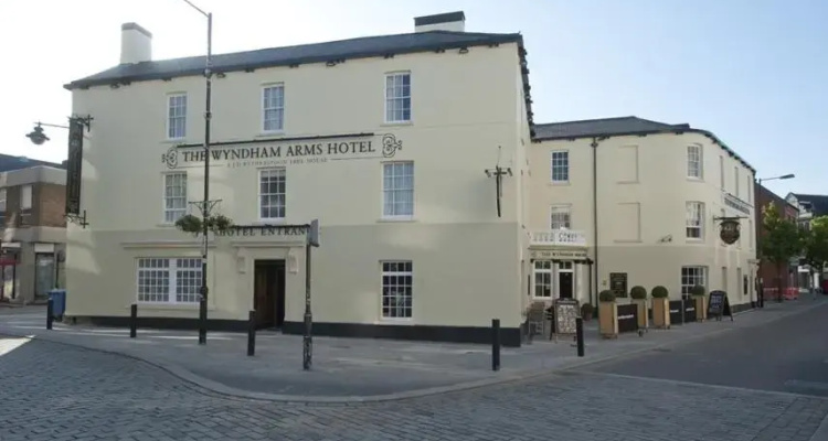 The Wyndham Arms-Wetherspoon — Wyndham hotel