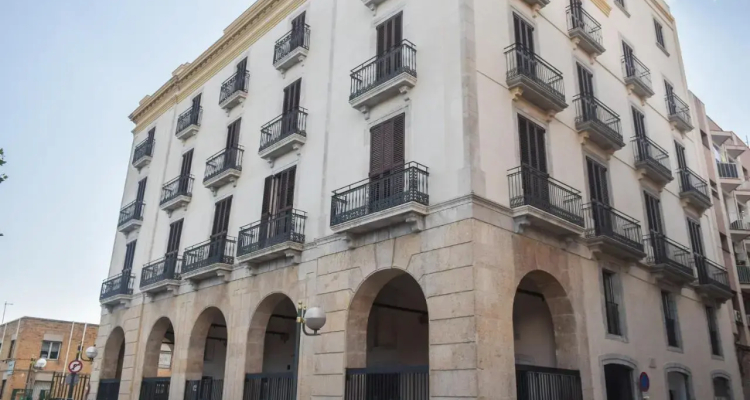 Port Plaza Apartments