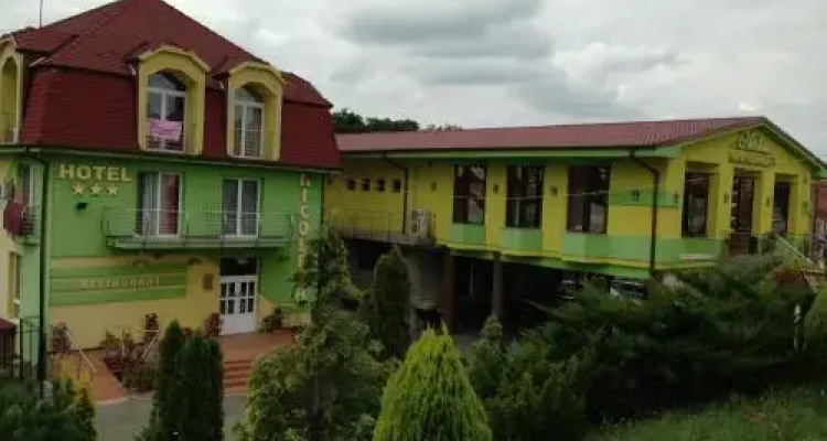 Nicoleta..